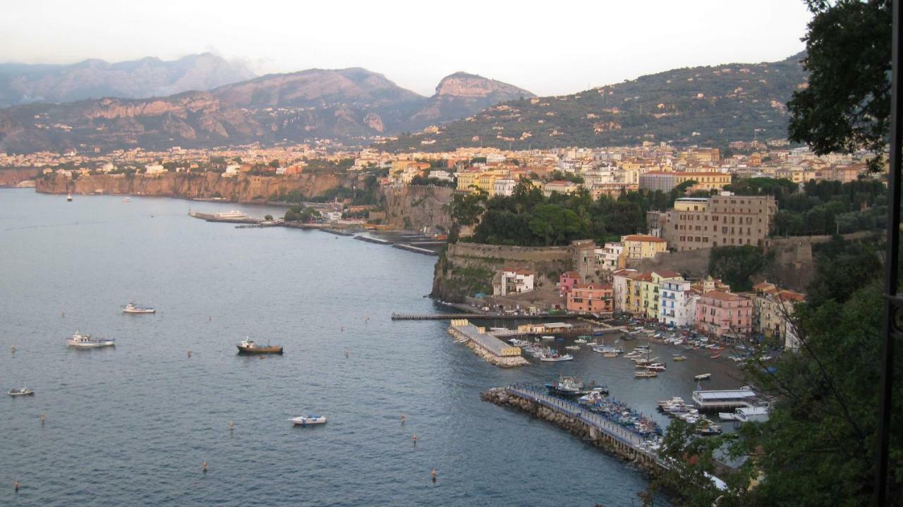 Il Borgo Antico Sorrento Sea View Apartment Exterior foto