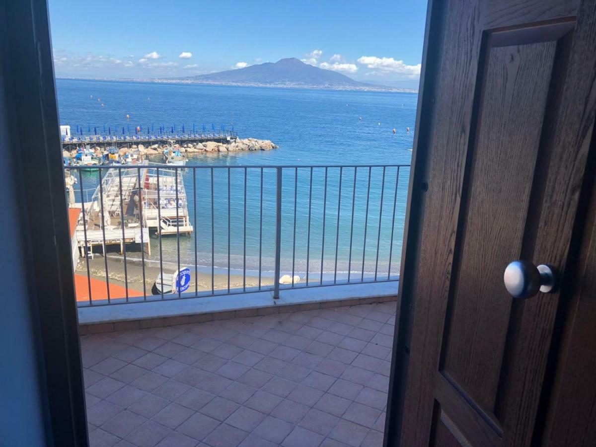 Il Borgo Antico Sorrento Sea View Apartment Exterior foto